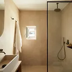 Hotel Parocks Luxury & Ampelas