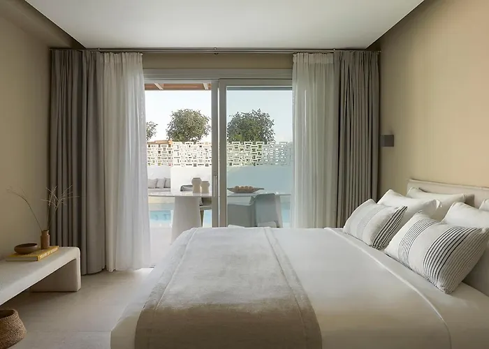 Parocks Luxury & אמבלאס