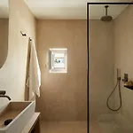 Parocks Luxury & Ξενοδοχείο 5*