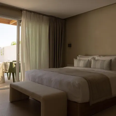 Ξενοδοχείο Parocks Luxury & Αμπελάς