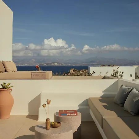 Parocks Luxury & أمبيلاس